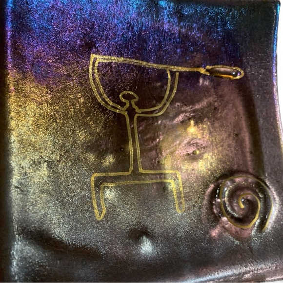 Very Cool Art Glass Iridescent Glass Plate- Oar Man Gold - Picture 3 of 4